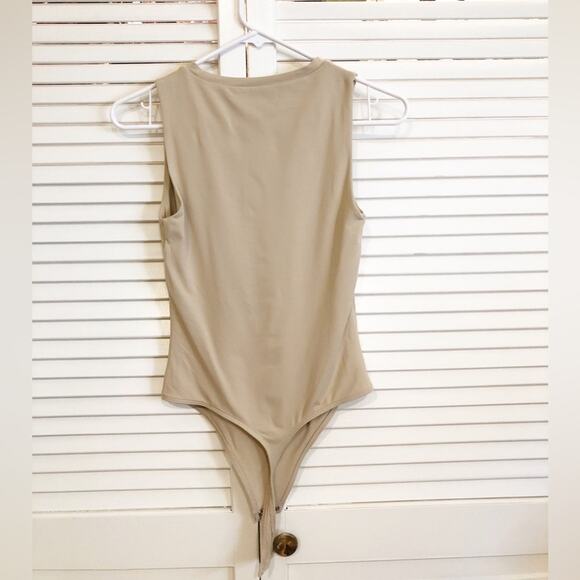Aritzia Babaton Beige Contour Muscle High Crew Neck Sleeveless Thong Bodysuit - Picture 4 of 5